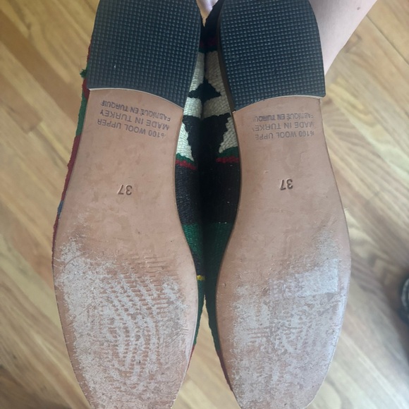 Artemis Design Co Red and Green Flats - Picture 3 of 5